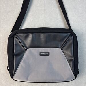 Targus‎ Bag Carry Case Tablet iPad Black 12x9 Inches Divider Pockets Laptop